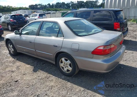 2000 Honda Accord 3.0 Ex from USA, damaged, VIN 1HGCG1656YA076623